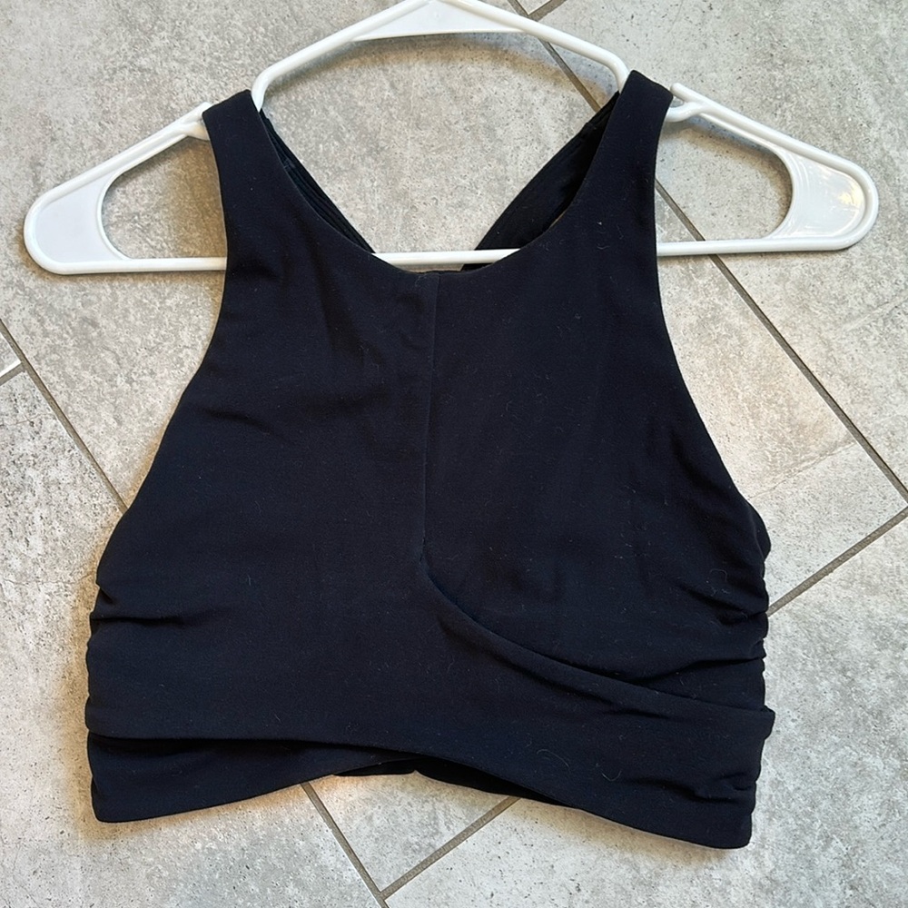 lululemon cross back crop top, size 6, black (pads not included)